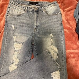 Risen Jeans